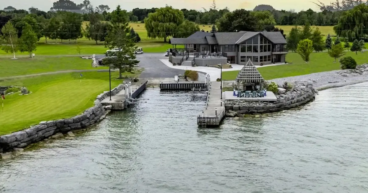Waterfront estate for weddings and corporate events